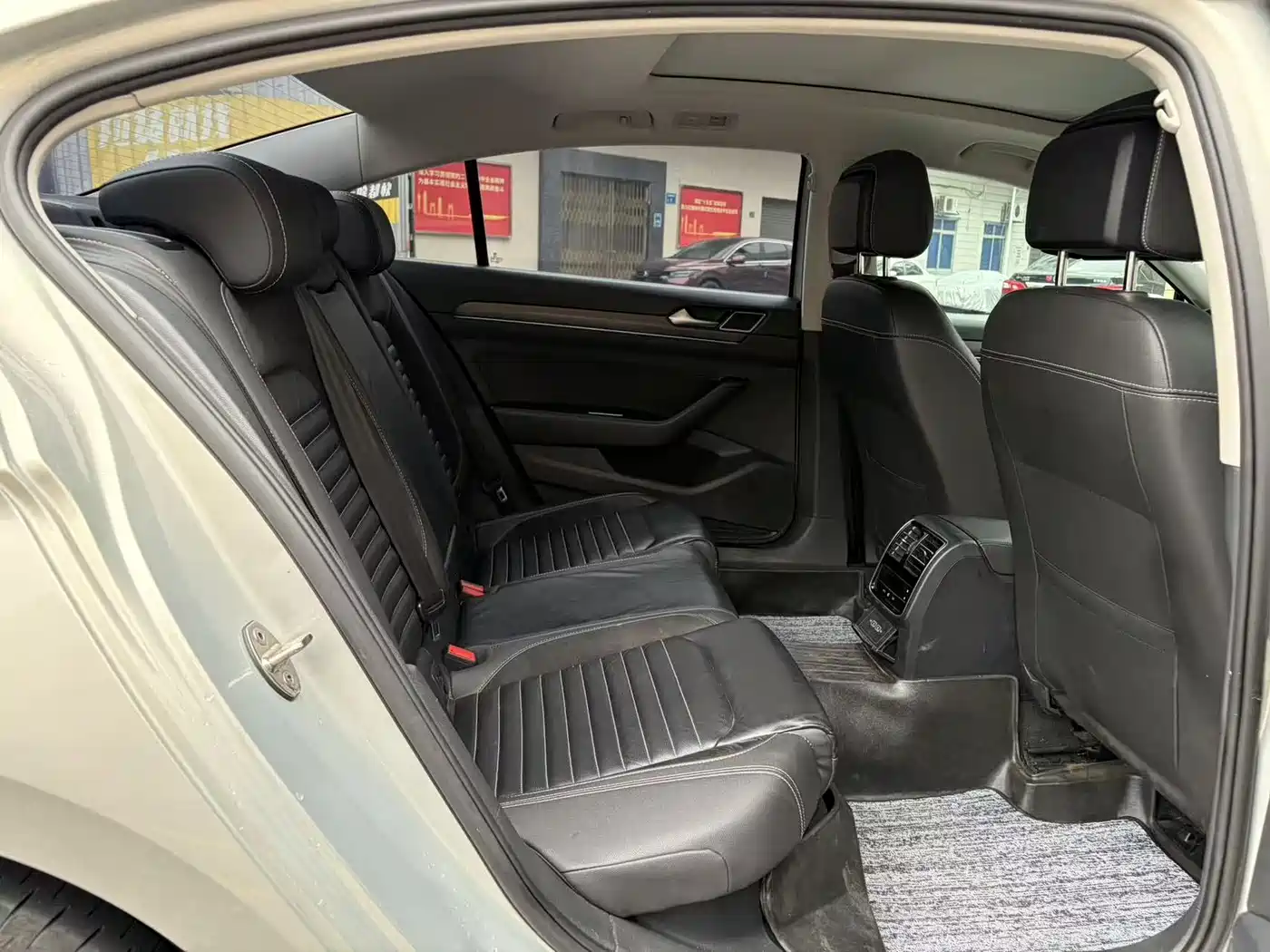 Volkswagen Magotan 2020 330TSI DSG Leading фото 11