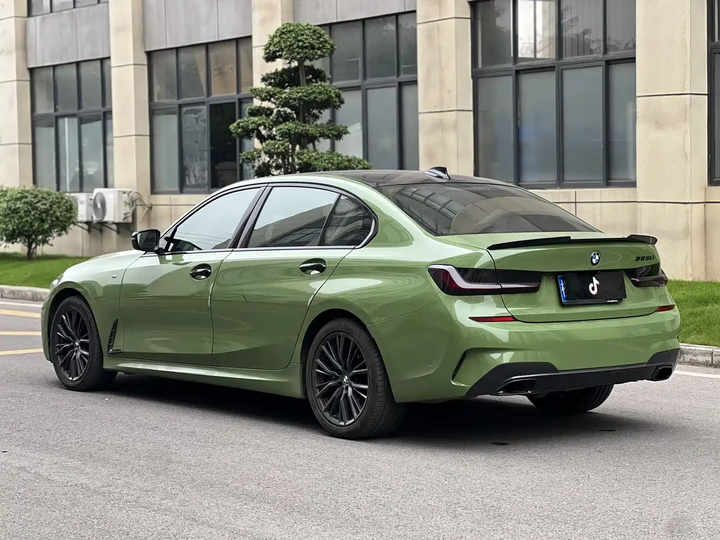 BMW 3 Series 2020 325Li M Sport Black Night Package фото 15