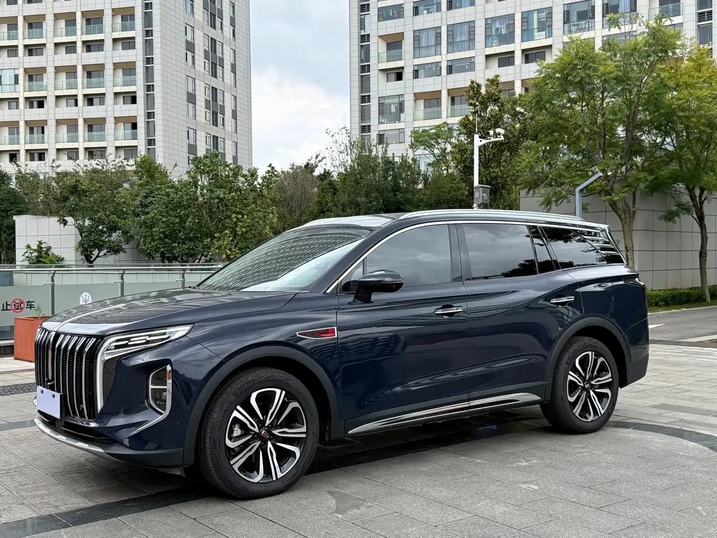 2023 Hongqi HS7