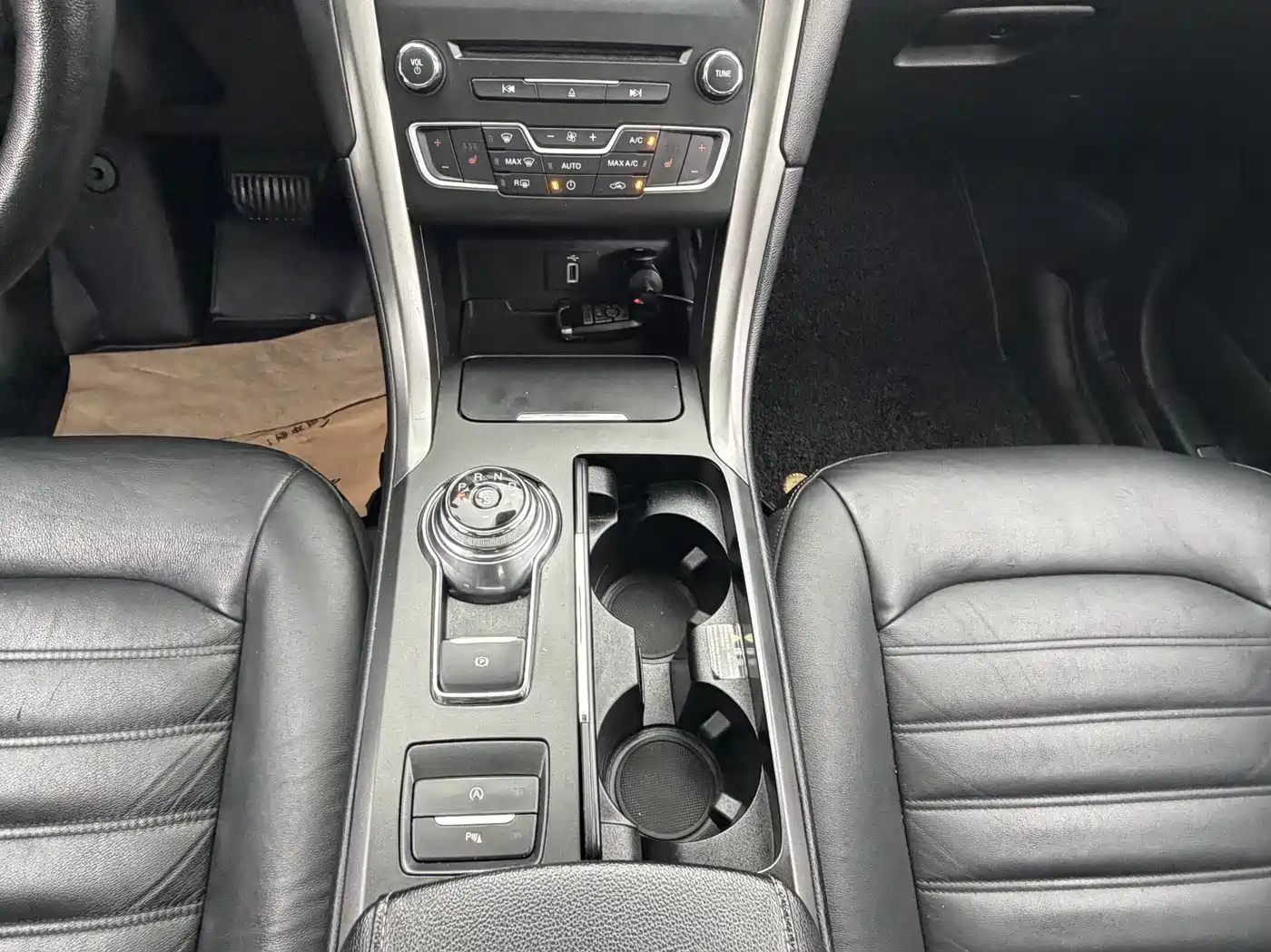 FORD MONDEO