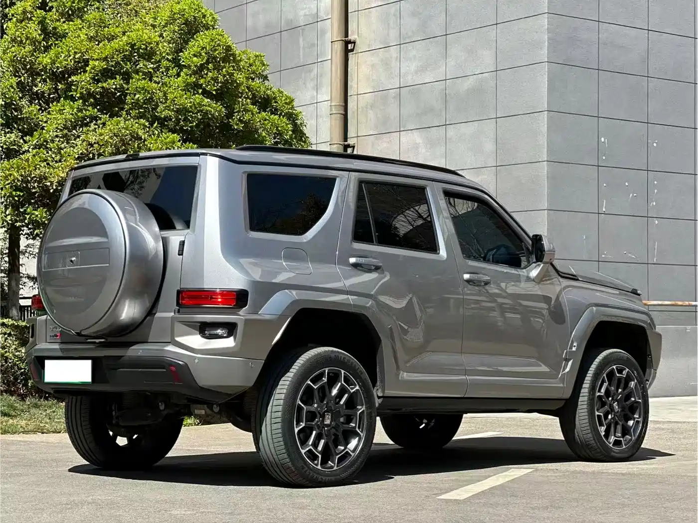 TANK TANK 700 NEW ENERGY