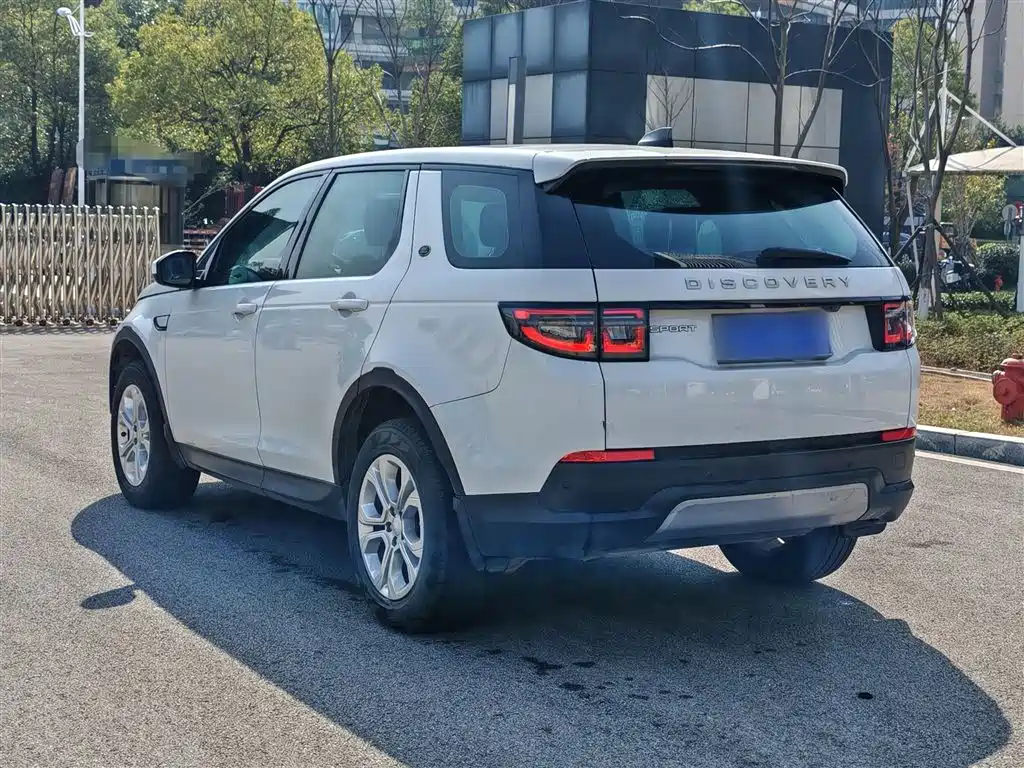 Land Rover Discovery Sport 2020 200PS Family Edition фото 24