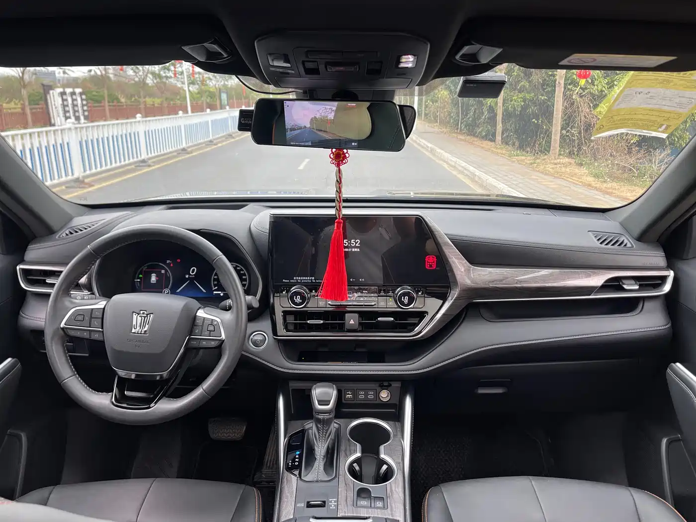 Toyota Crown Kluger 2024 2.5L HEV 4WD Premium Edition фото 17