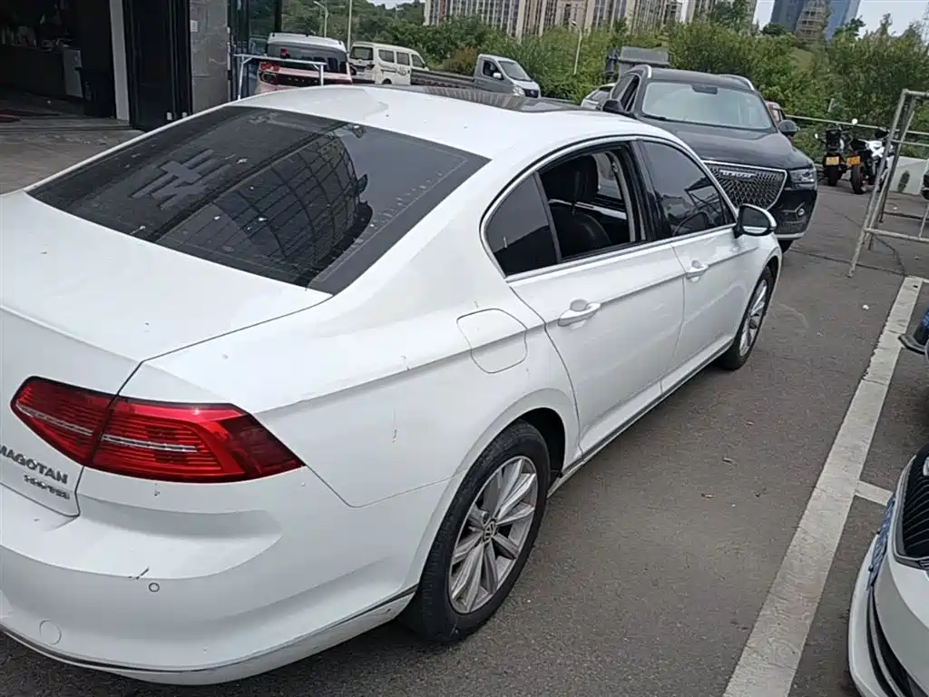 Volkswagen Magotan 2018 330TSI DSG Leading фото 7