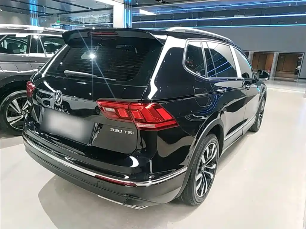 Volkswagen Tiguan L 2021 330TSI Automatic 2WD R-Line Premium фото 7
