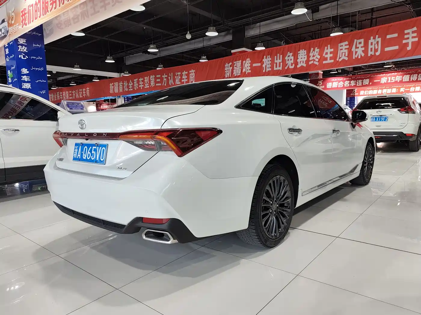 Toyota Avalon 2019 2.0L XLE Premium Edition (China VI) фото 9