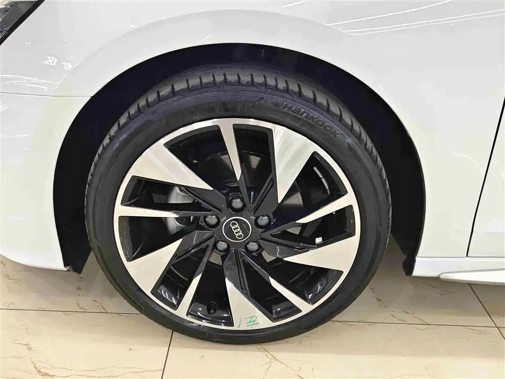 Audi A3 2023 Facelift A3L Limousine 35 TFSI Fashion Sport фото 8