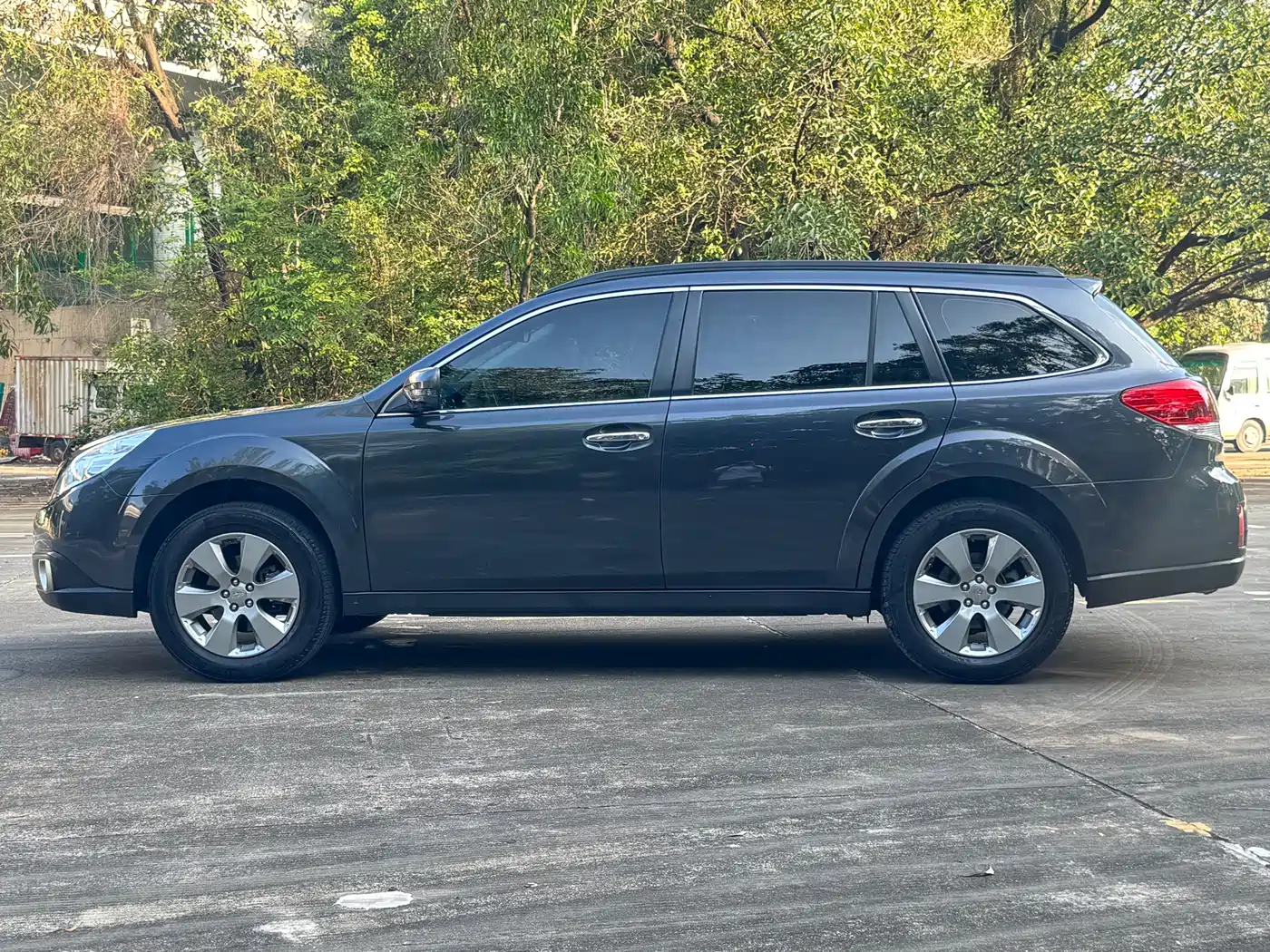 Subaru Outback 2011 2.5i Luxury Edition фото 6