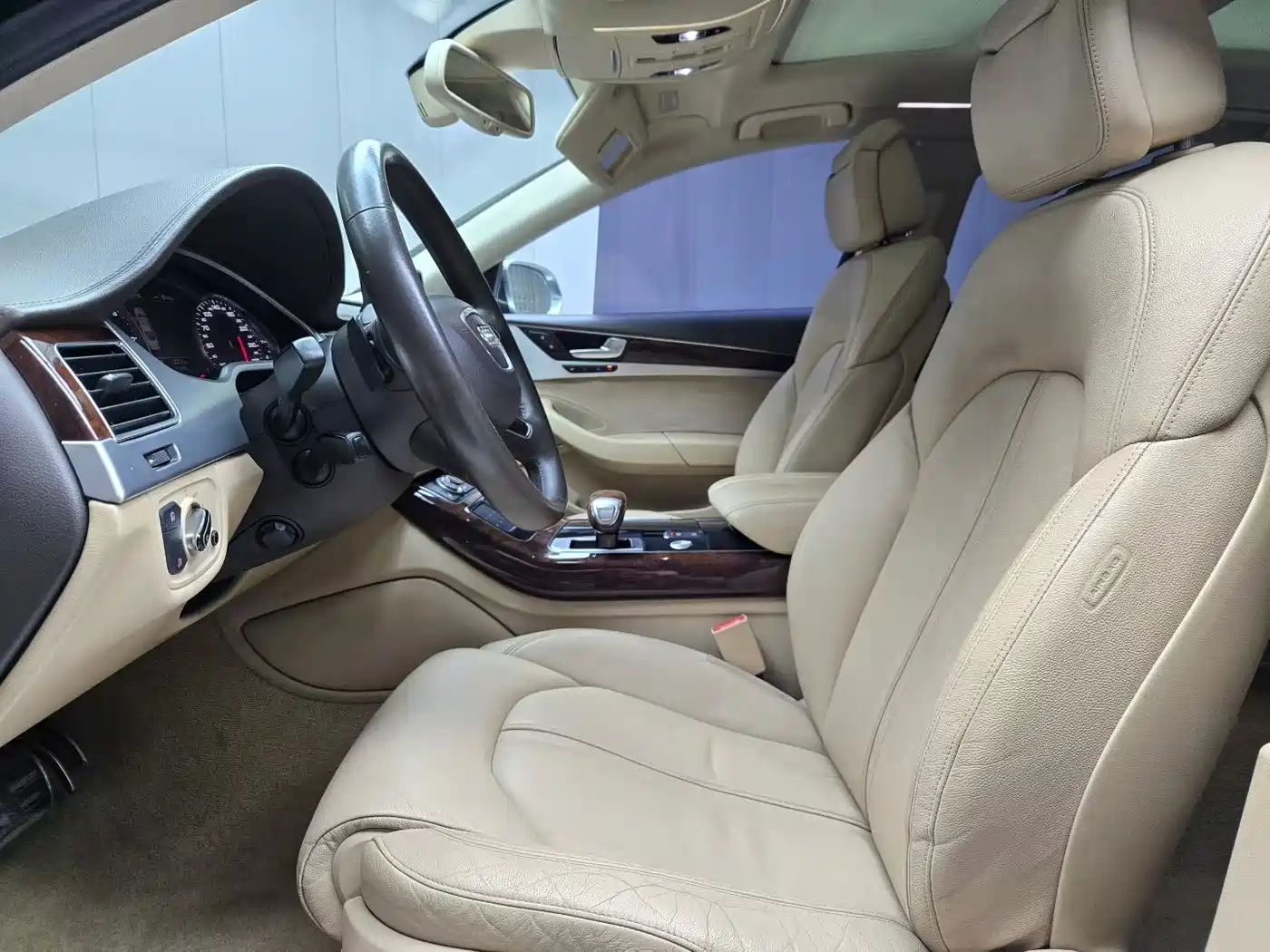 Audi A8 2011 A8L 3.0 TFSI quattro Comfort (245kW) фото 4