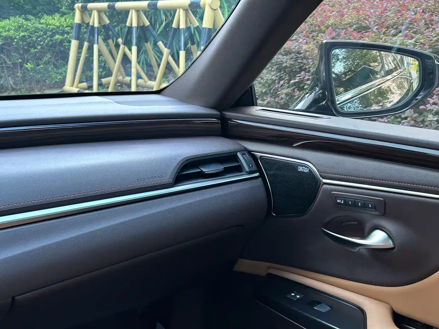 Lexus ES 2018 300h Executive Edition China V фото 23
