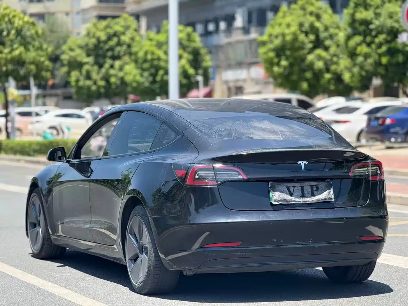 Фото 9 - Tesla Model 3
