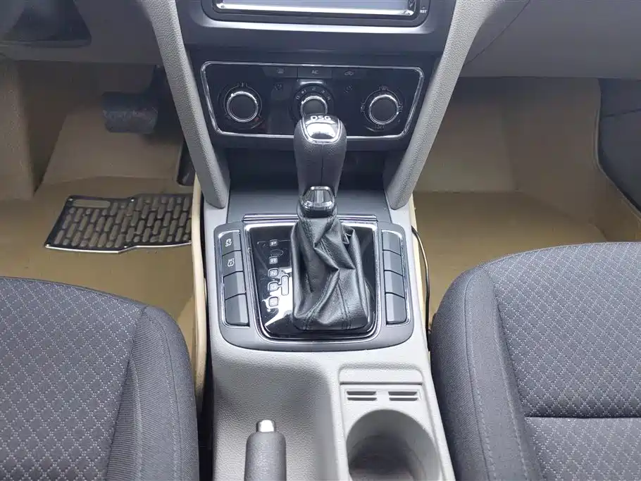 Škoda Superb 2013 1.4TSI DSG Gentleman Edition фото 16