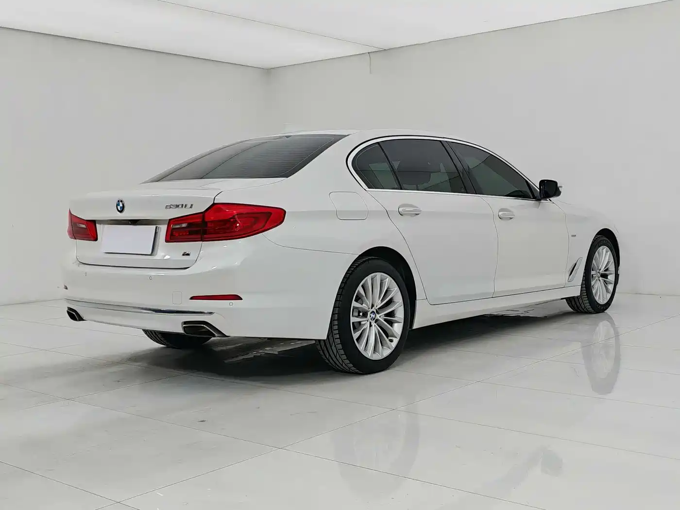 BMW 5 Series 2018 525Li Luxury Package фото 4