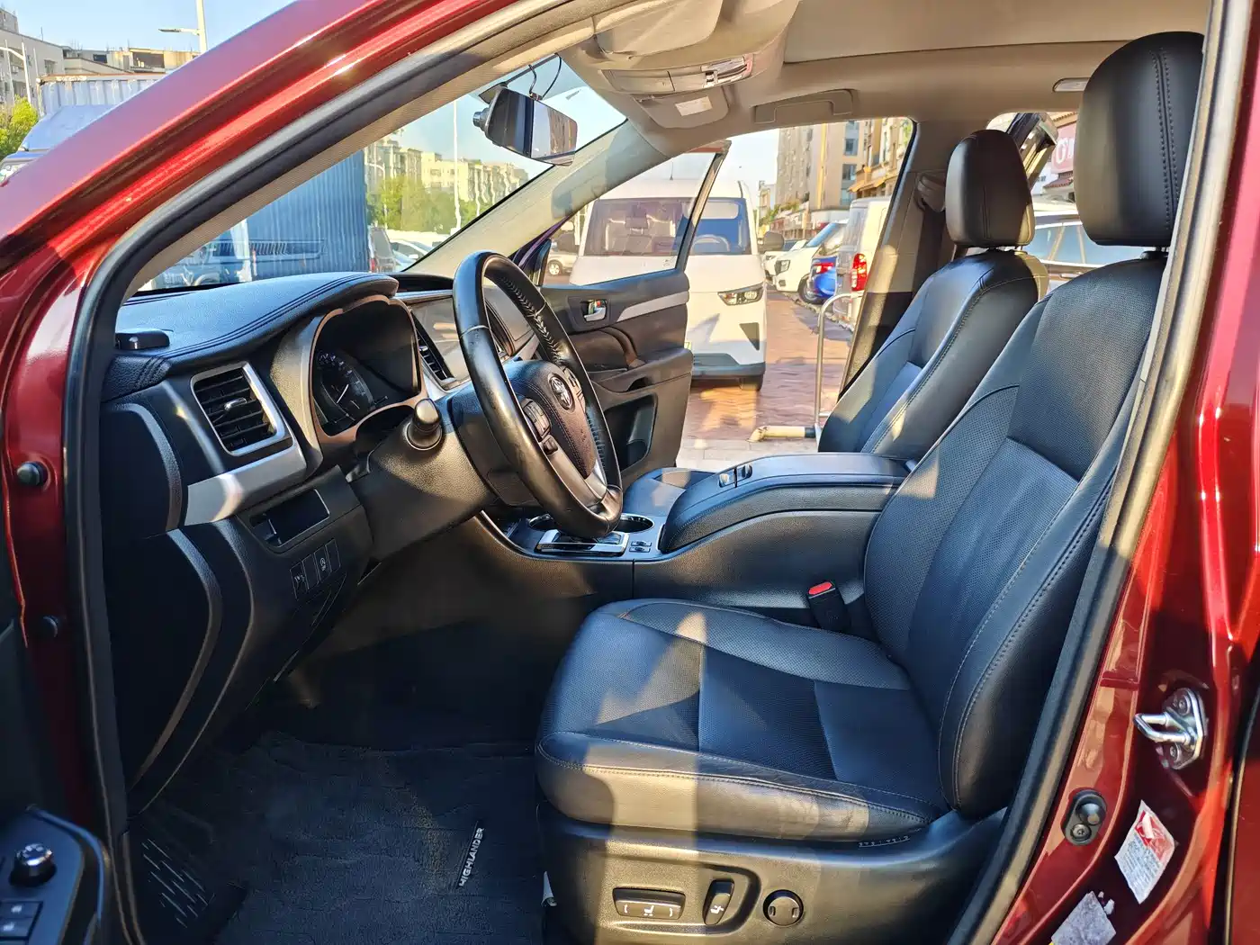 Toyota Highlander 2015 2.0T FWD Luxury Edition 7-seater фото 7