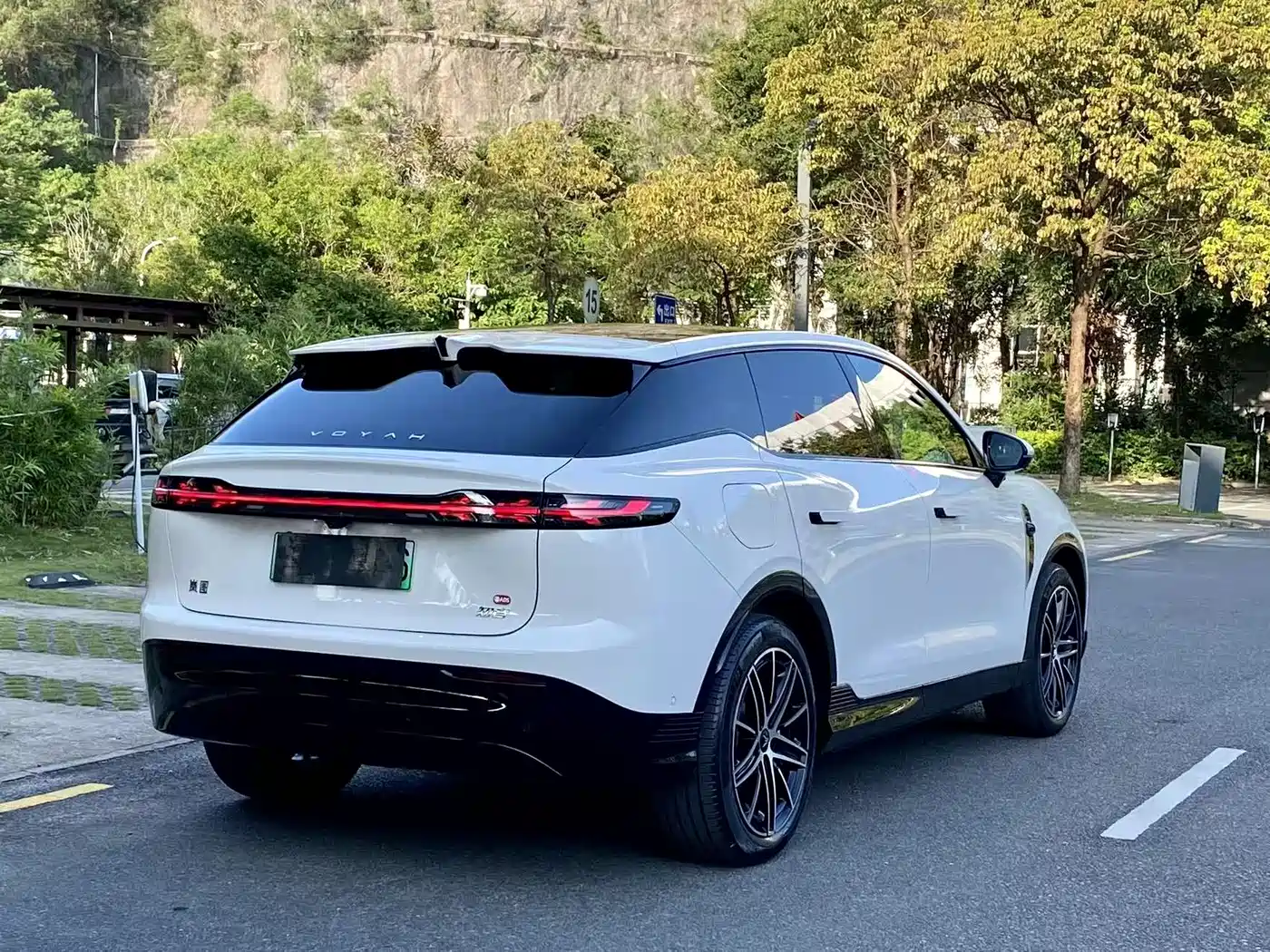 Voyah Auto Voyah Zhiyin 2025 Base фото 12