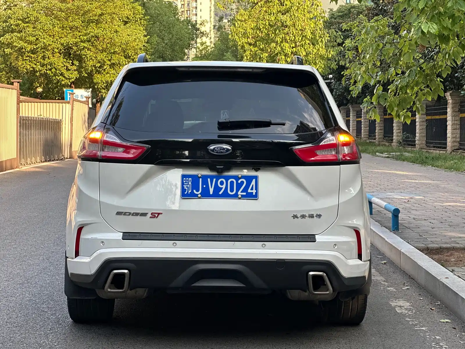Фото 6 - Ford Edge