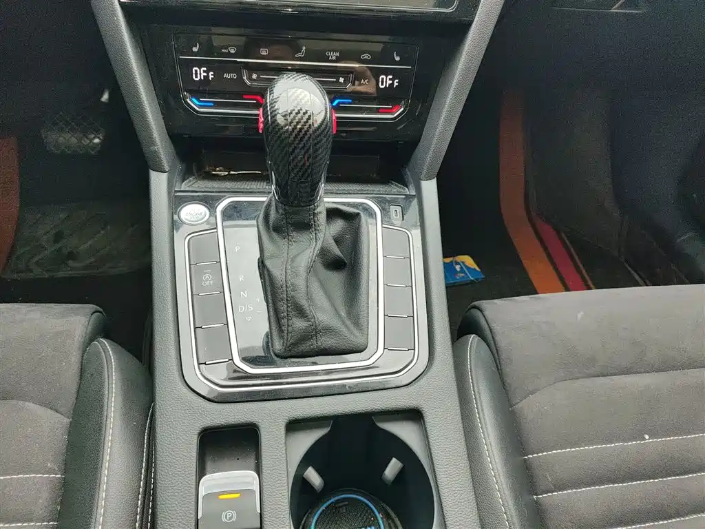 Volkswagen Magotan 2020 330TSI DSG Luxury фото 10