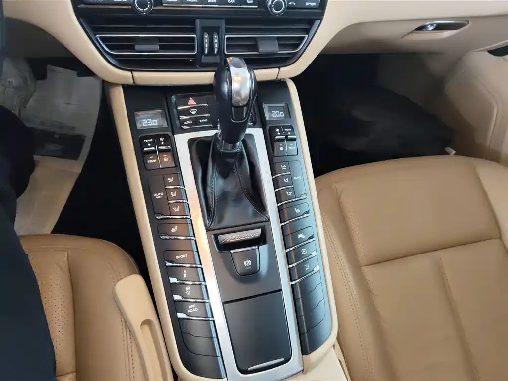Porsche Macan 2018 Macan 2.0T фото 14