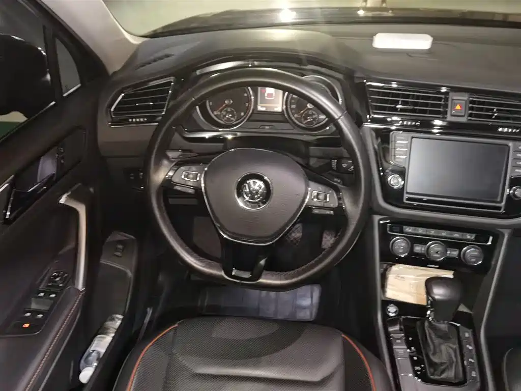 Volkswagen Tiguan L 2017 330TSI Automatic 2WD Flagship Edition фото 3