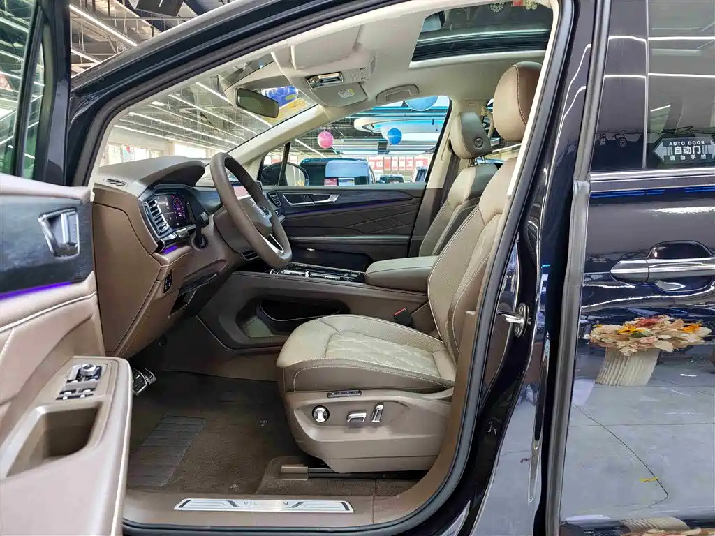 Volkswagen Viloran 2024 380TSI Executive Edition фото 4