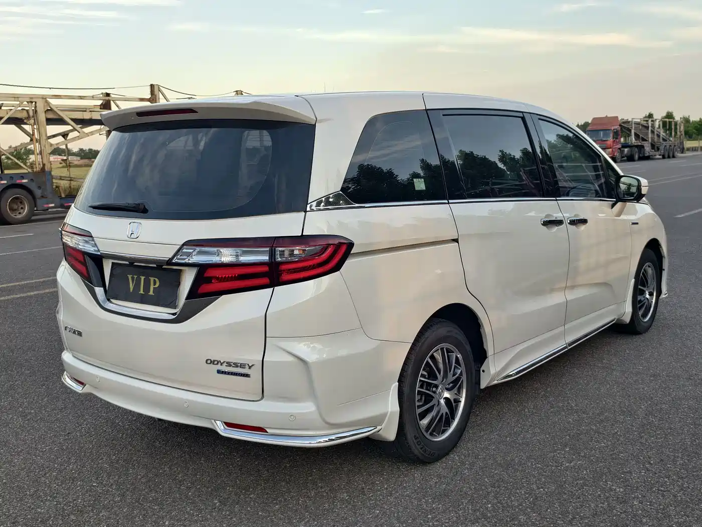 Honda Odyssey 2019 2.0L Sharp·Smooth Edition фото 8