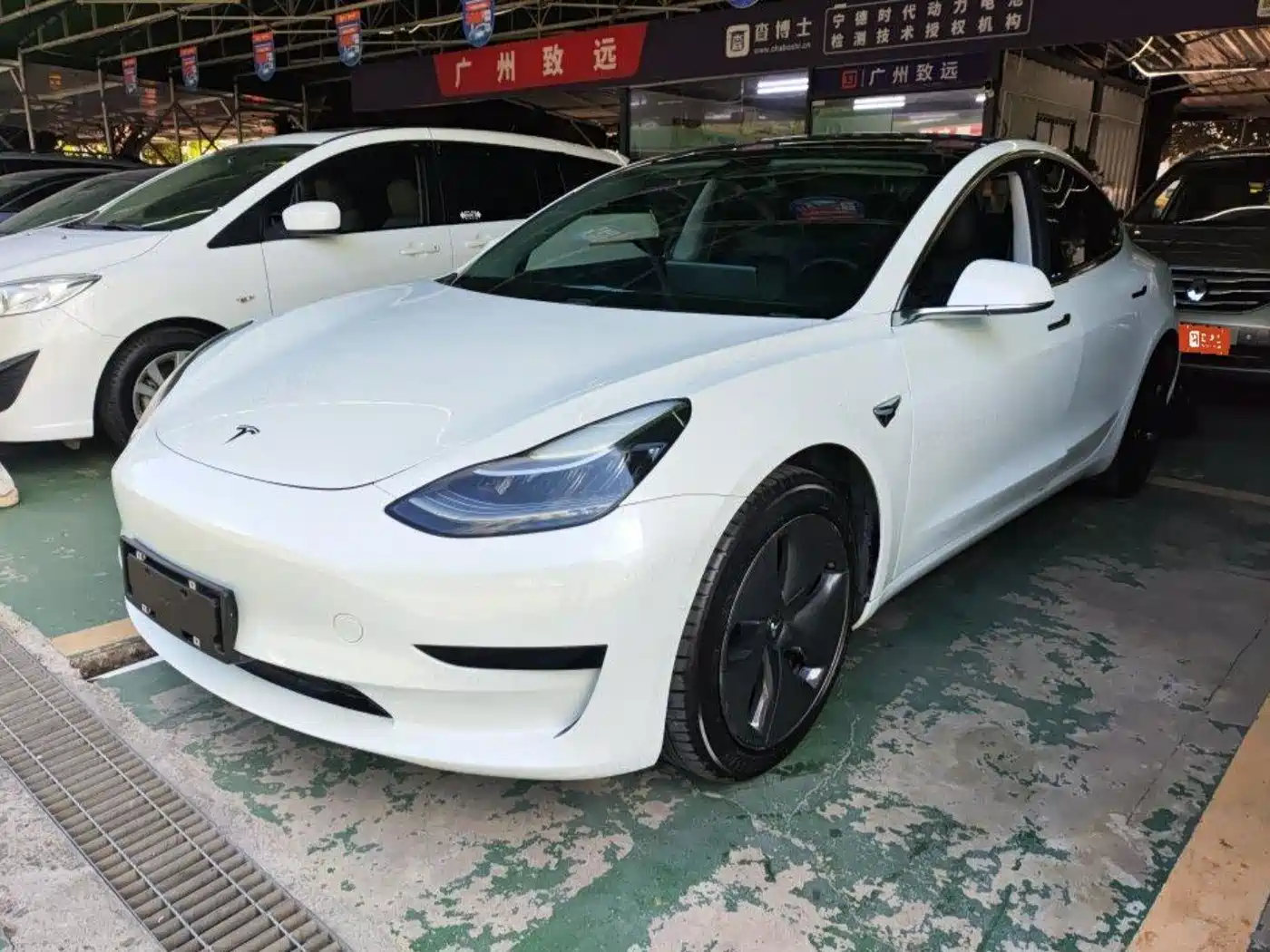 Tesla Model 3 (Import) 2019 2019 Standard Range RWD Upgraded Edition