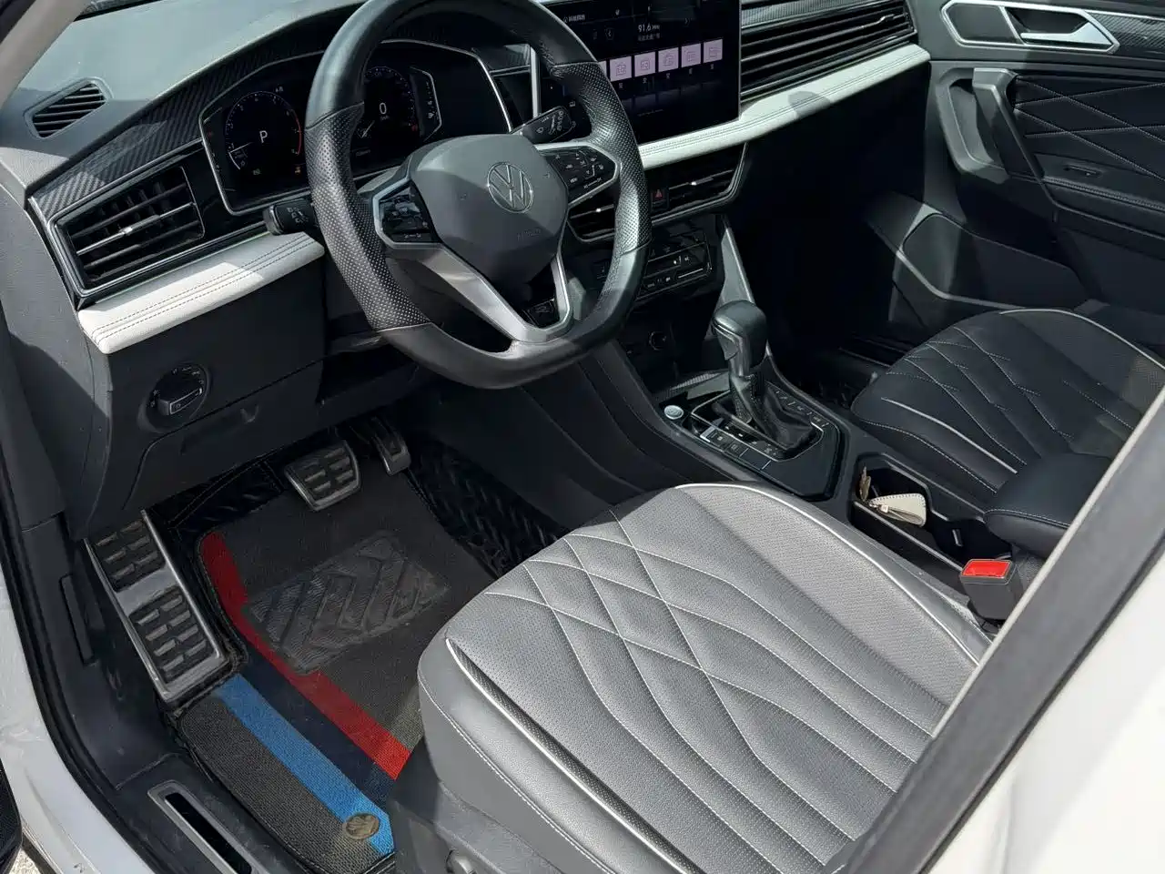 Volkswagen Tiguan L 2022 330TSI Auto 2WD R-Line Premium Edition фото 4