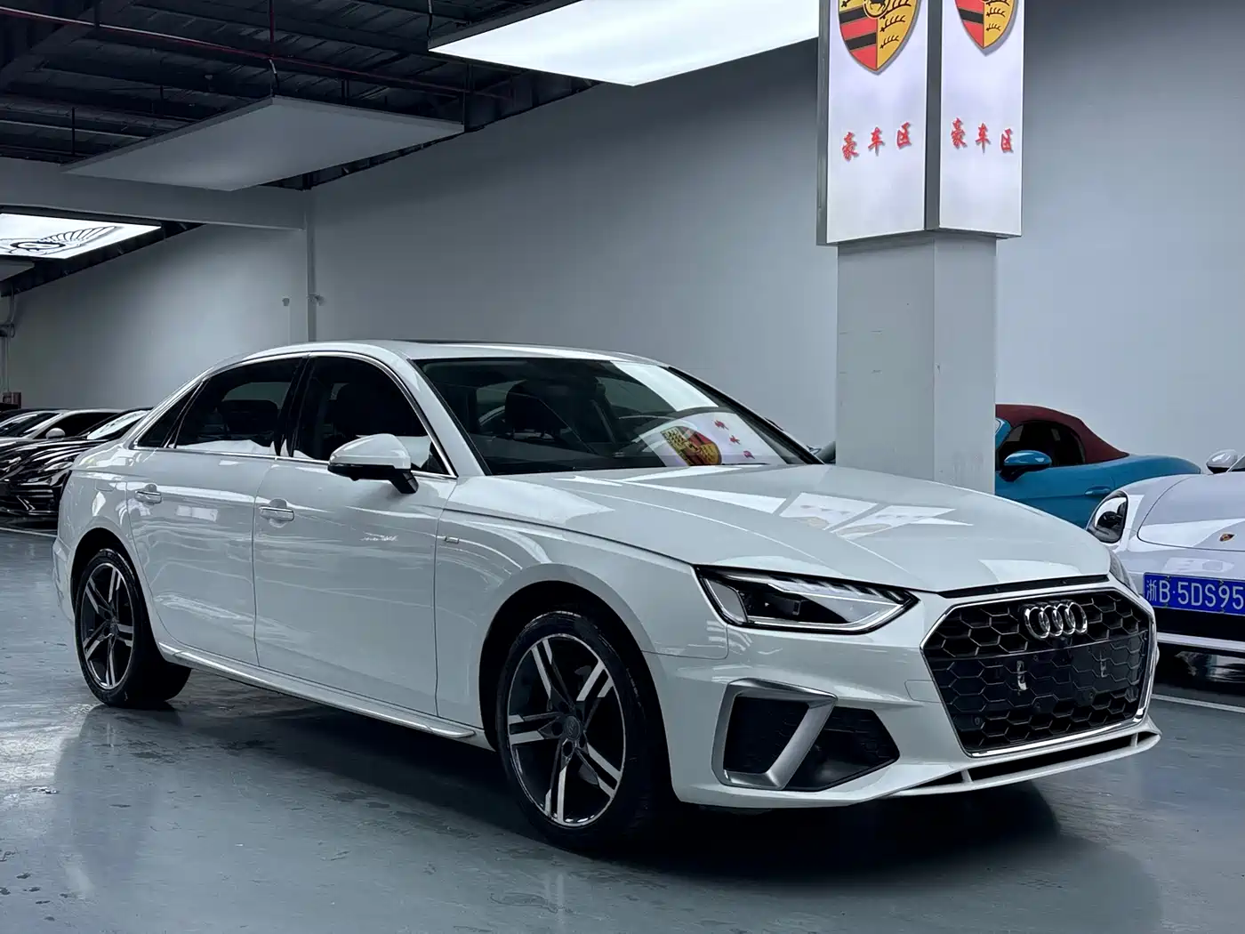 Audi A4L 2020 40 TFSI Fashion Dynamic Edition фото 3