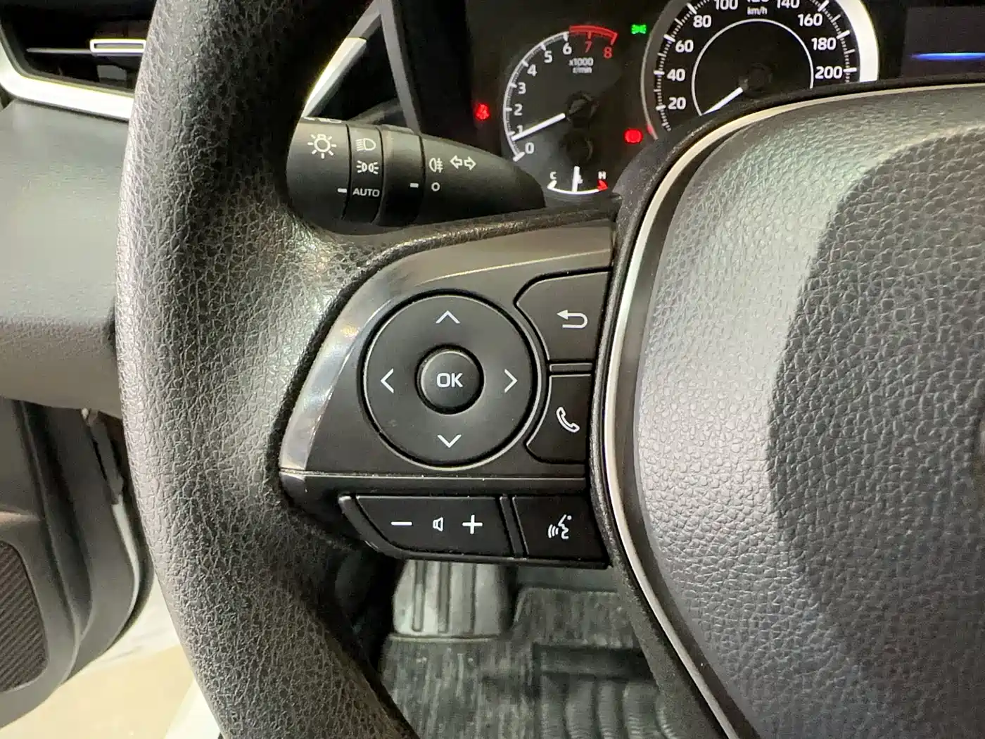 Toyota Levin 2022 185T CVT Luxury Edition фото 29