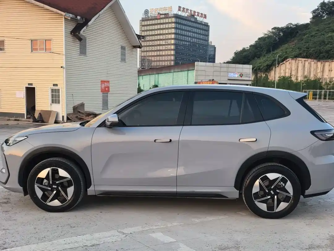 Geely Galaxy Galaxy E5 2024 530km Voyage Edition фото 3