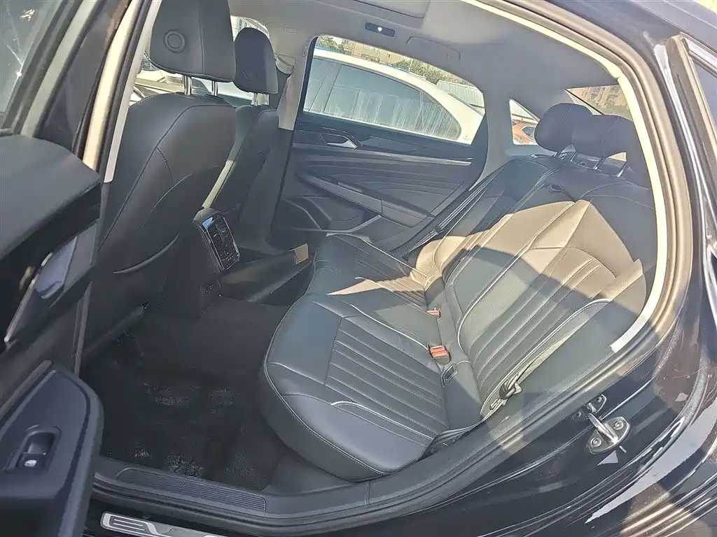 Volkswagen Passat 2023 Facelift 330TSI Elite Edition фото 17
