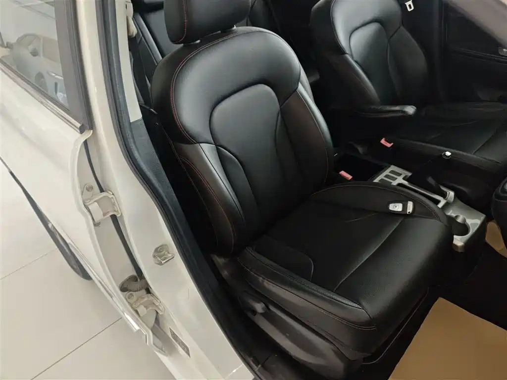 Haval H6 2016 Upgrade Edition 1.5T Manual 2WD Elite Type фото 25