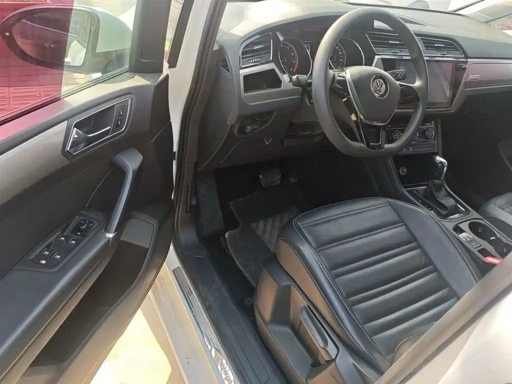 Volkswagen Touran 2016 Touran L 280TSI DSG Comfortline фото 16