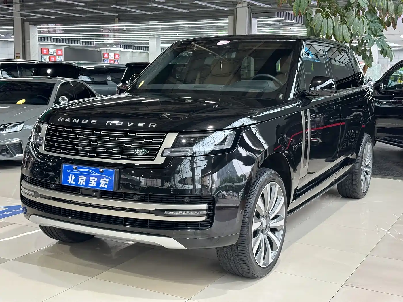 Land Rover Range Rover 2025 2025 3.0 L6 400PS Flourishing Era Extended Wheelbase