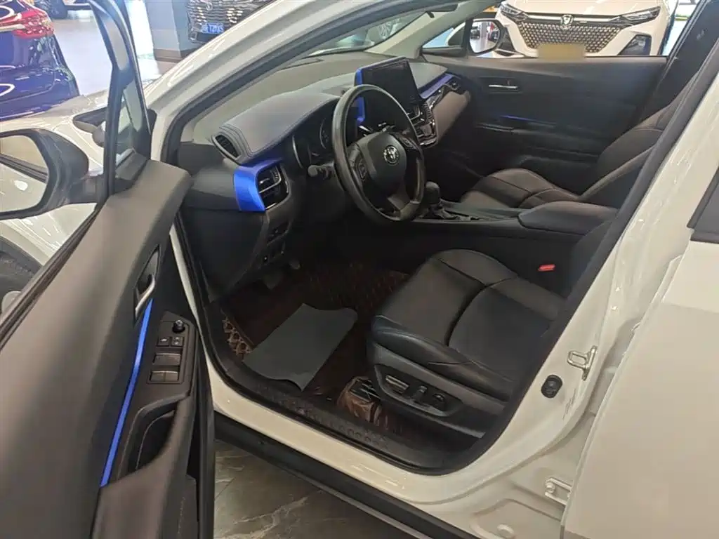 Toyota C-HR 2022 2.0L Leading Edition фото 16