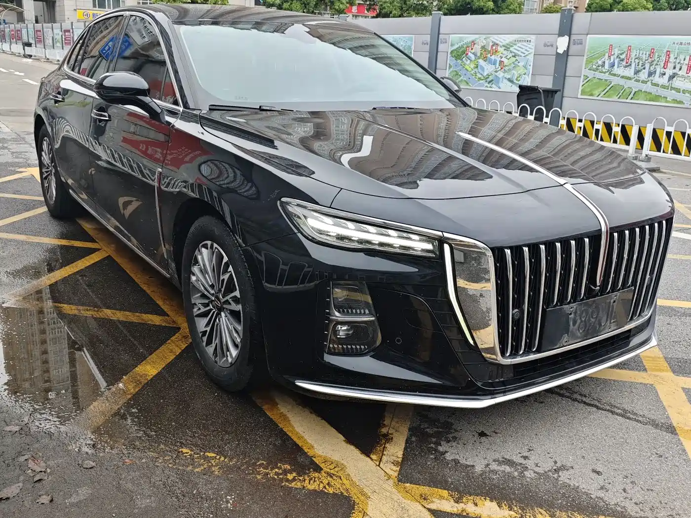 Hongqi H5 2023 1.5T DCT Smart Connect Joy Edition