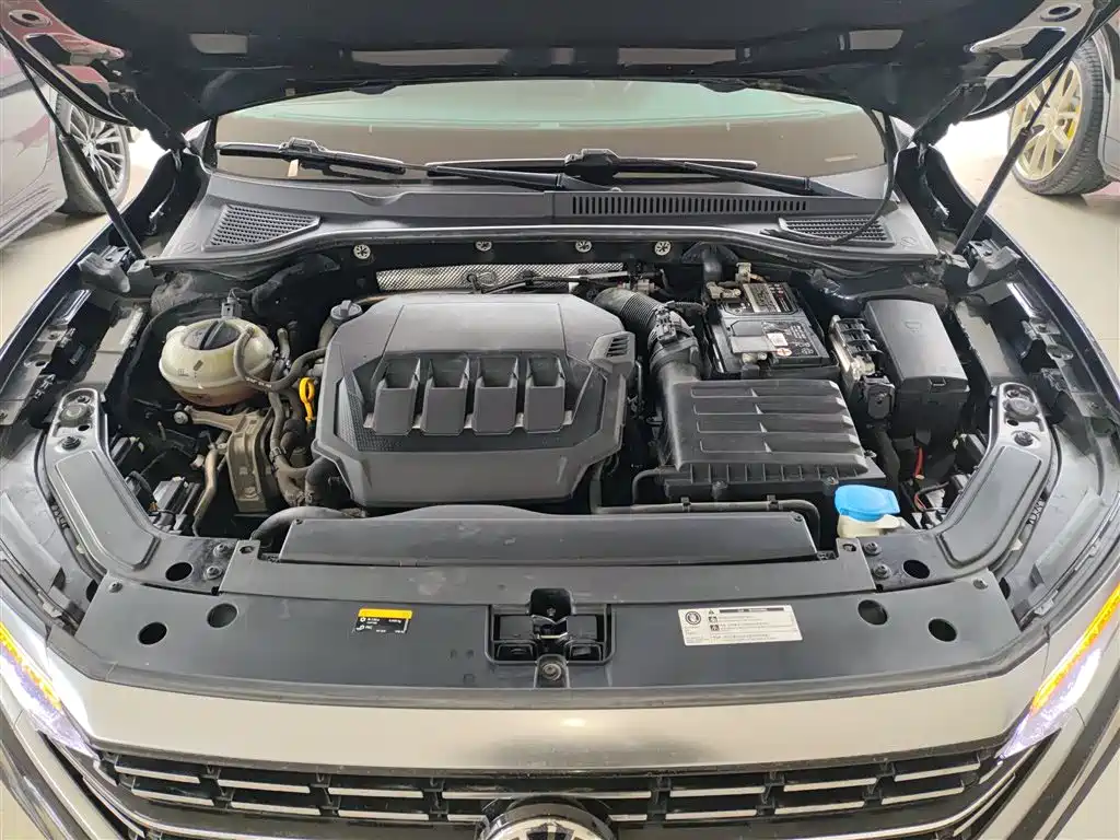 Volkswagen Passat 2022 330TSI Luxury Edition фото 20