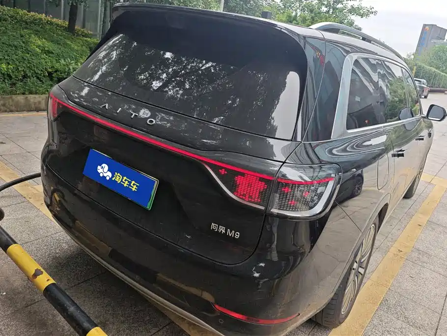 AITO Wenjie AITO M9 2025 Extended Range Ultra 52kWh 5-Seater фото 3