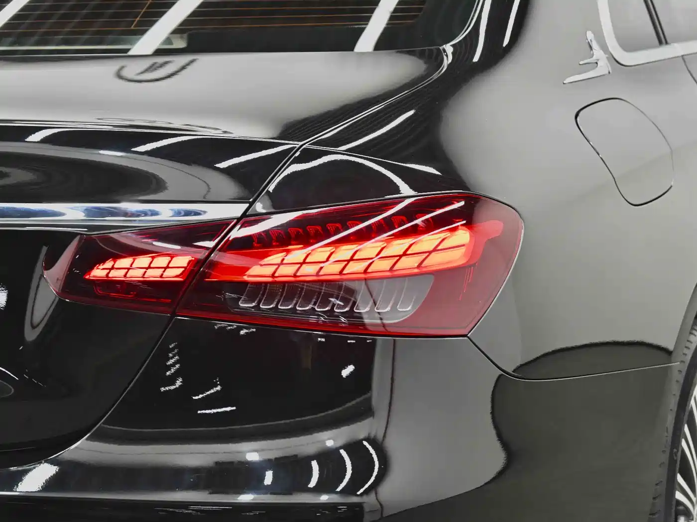 Mercedes-Benz E-Class 2022 E 300 L Luxury фото 9
