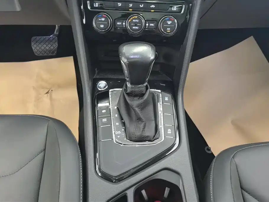 Volkswagen Tiguan L 2019 330TSI Auto 2WD Panorama Comfort Edition China V фото 16