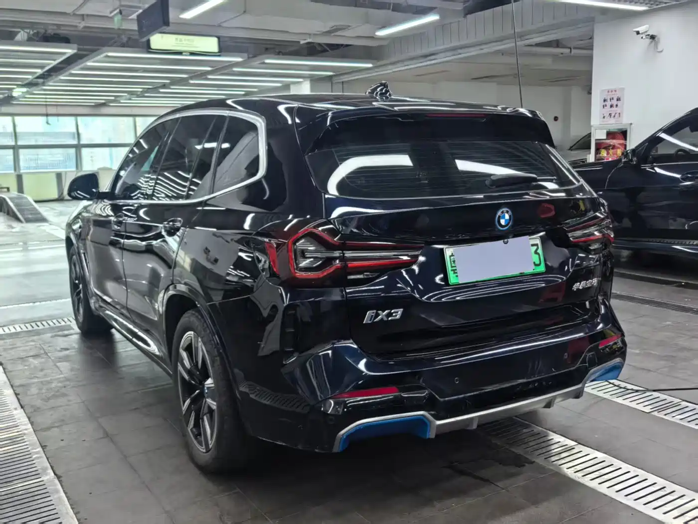 Фото 9 - BMW iX3