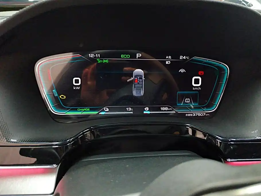 BYD Tang New Energy 2021 DM-i 112KM Honor фото 14