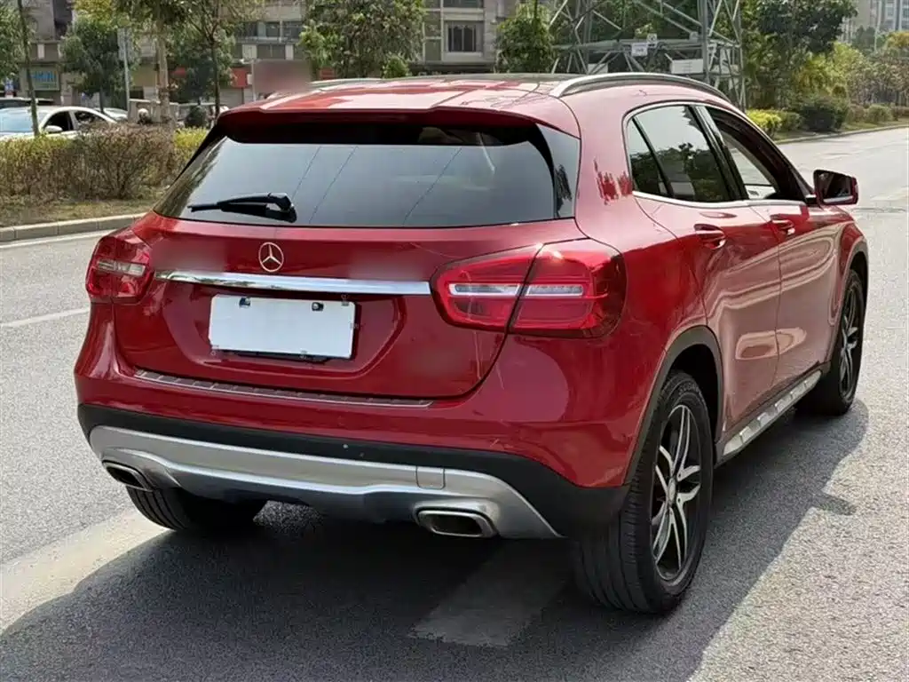Mercedes-Benz GLA 2015 GLA 220 4MATIC Fashion Edition фото 24