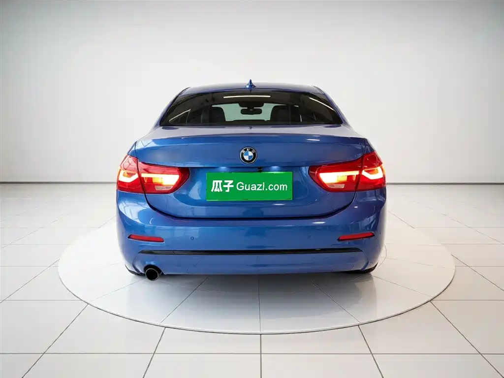 BMW 1 Series 2017 118i Sport фото 4