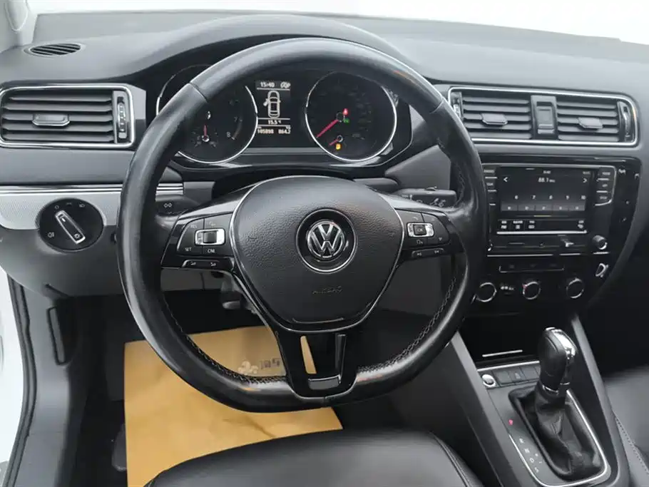 Volkswagen Sagitar 2018 280TSI DSG Spark Edition фото 15