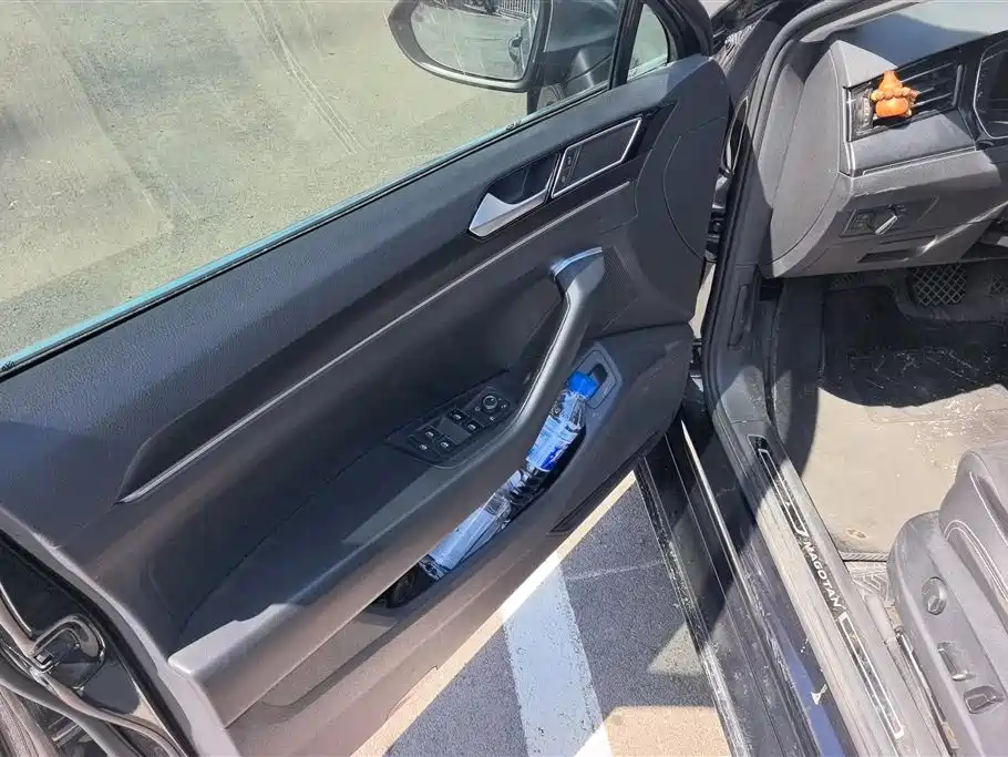 Volkswagen Magotan 2020 330TSI DSG Luxury фото 7