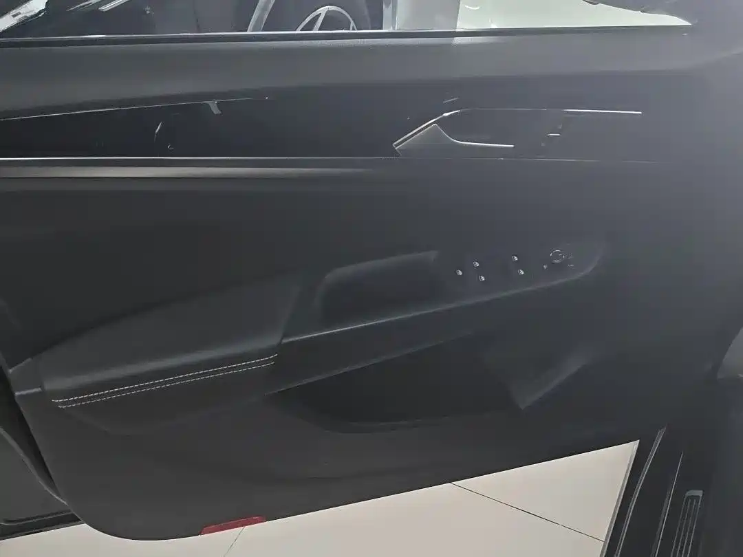 Volkswagen Passat 2023 Facelift 330TSI Elite Edition фото 7