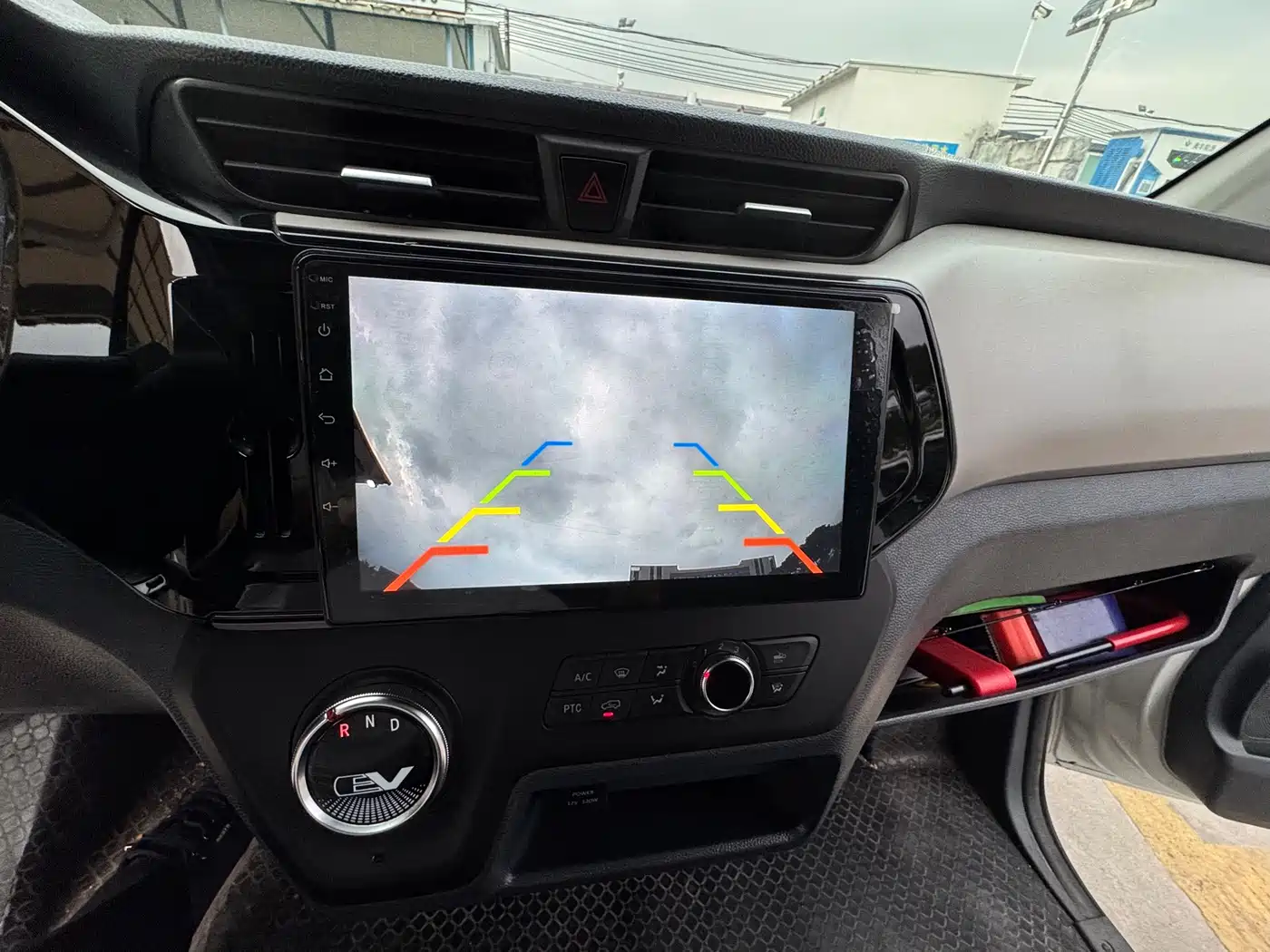 SAIC MAXUS CHASE EV30