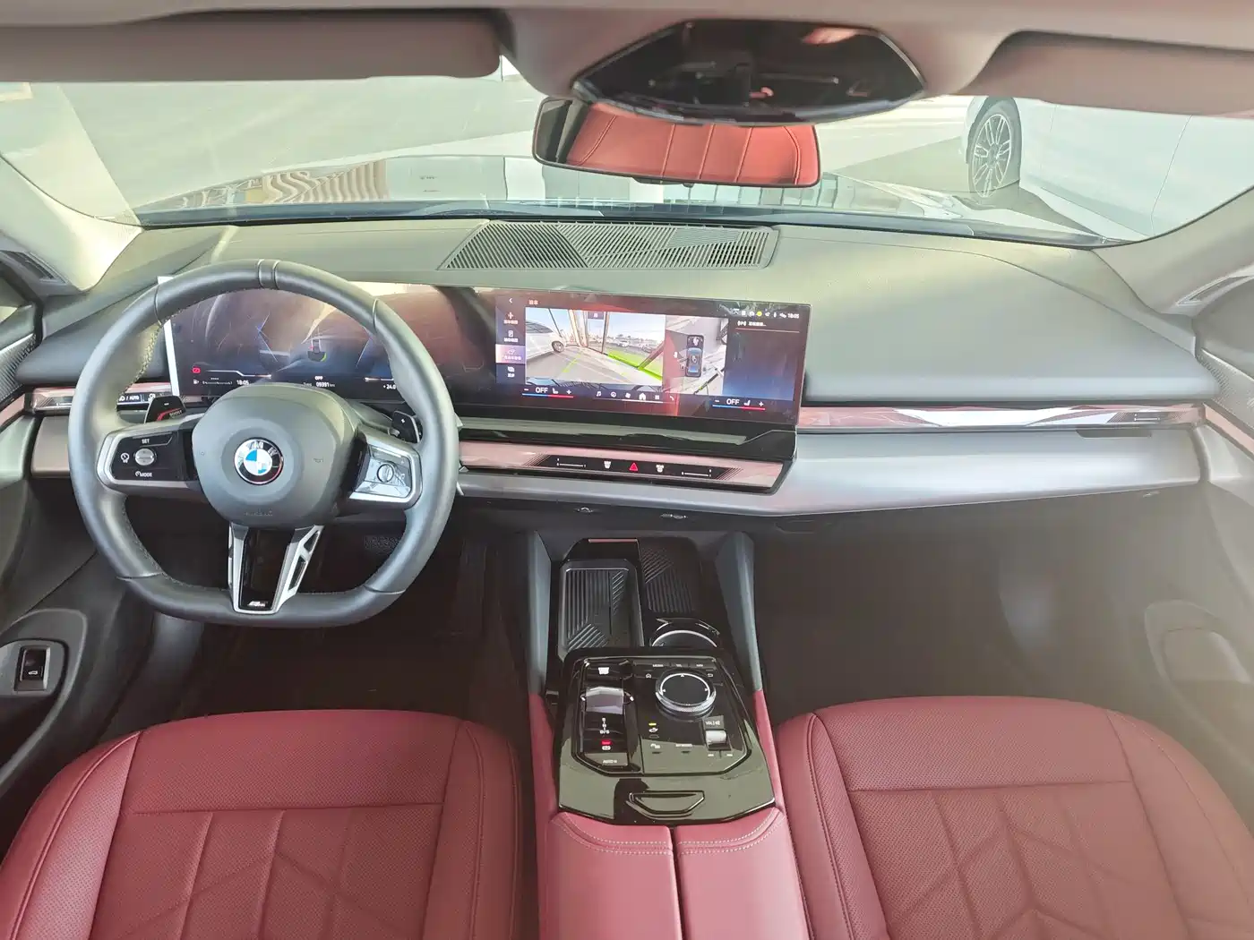 BMW 5 Series 2024 530Li Leading M Sport Package фото 11