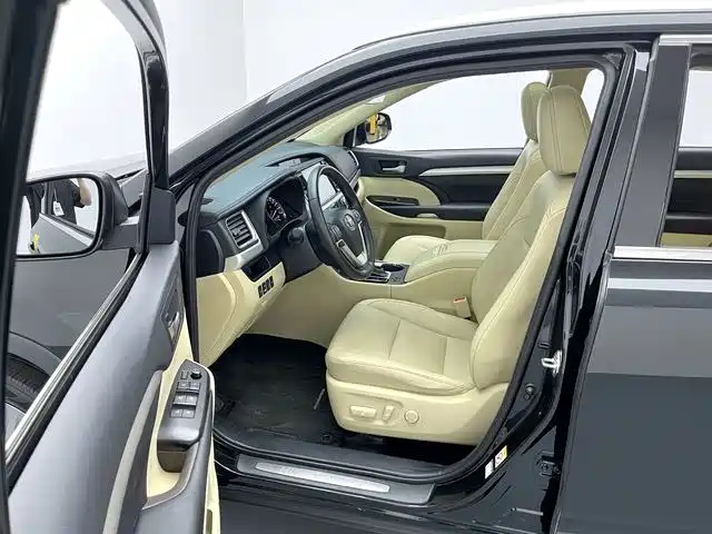 Toyota Highlander 2021 2.0T AWD Luxury 7-Seater фото 12